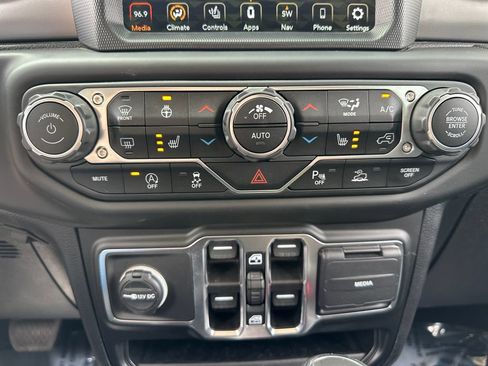Used 2021 Jeep Gladiator Sport w/ Quick Order Package 24Q 80Th AWD/4WD image 31