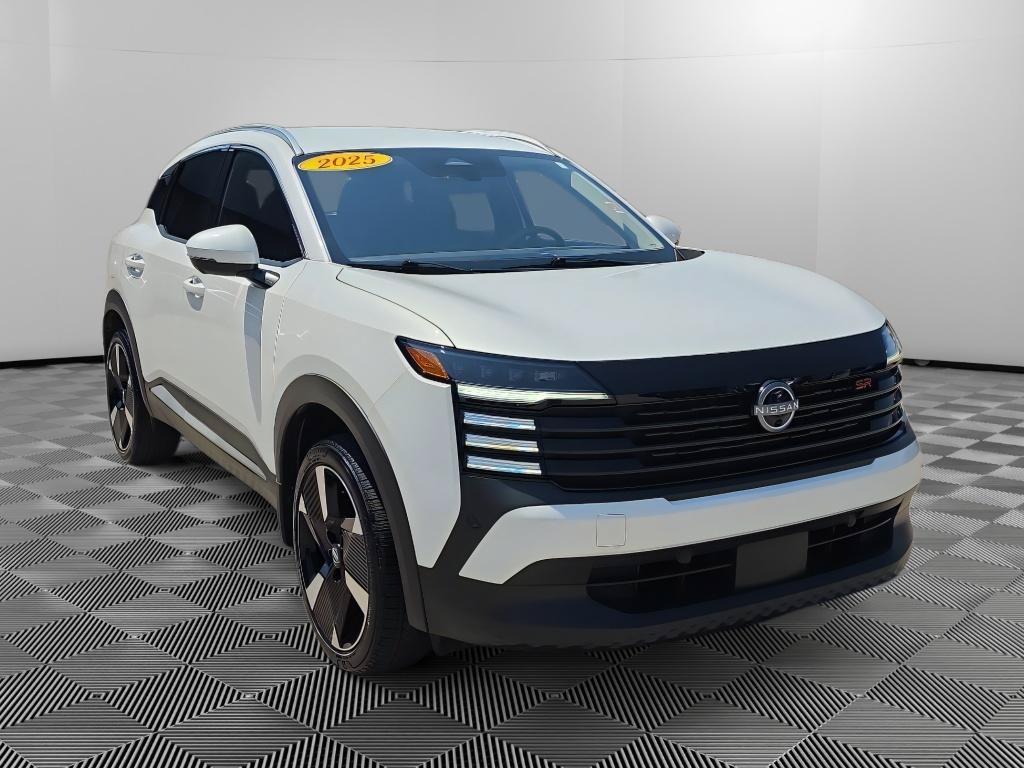 Used 2025 Nissan Kicks SR AWD/4WD image 1