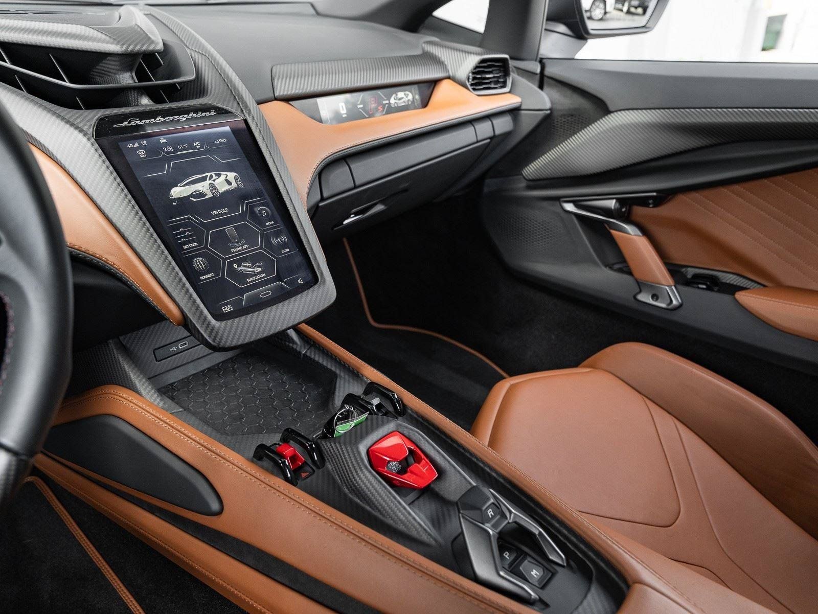 Used 2024 Lamborghini Revuelto AWD/4WD image 9