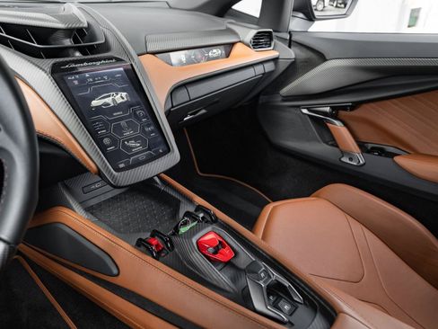 Used 2024 Lamborghini Revuelto AWD/4WD image 9