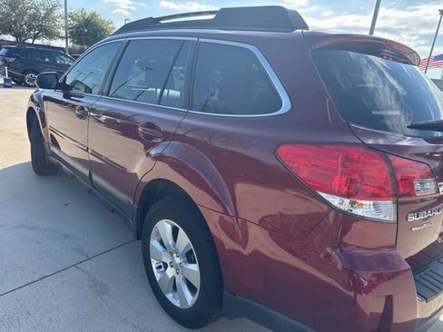 Used 2011 Subaru Outback 2.5i Premium w/ All-Weather Pkg image 4