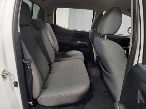 Used 2016 Toyota Tacoma SR5 w/ SR5 Appearance Package (SN) AWD/4WD image 23