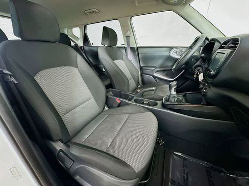 Used 2020 Kia Soul LX image 14