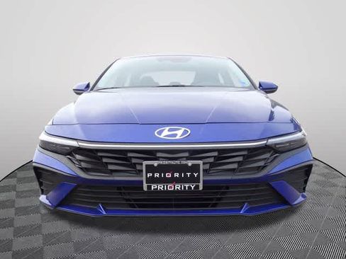 Used 2024 Hyundai Elantra SEL FWD image 5