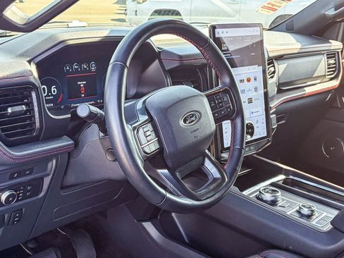 Used 2022 Ford Expedition Limited image 8