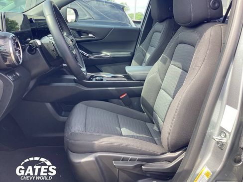 Used 2026 Chevrolet Equinox LT FWD image 11