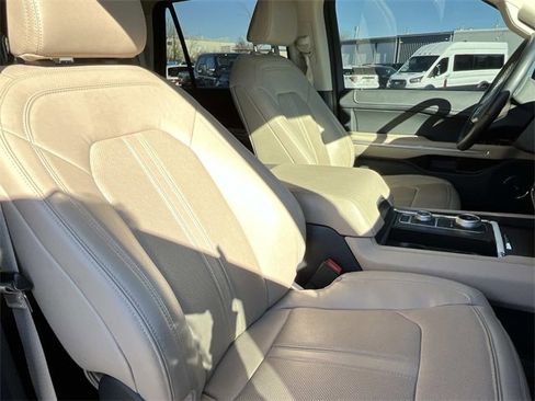 Used 2022 Ford Expedition Max Limited image 28