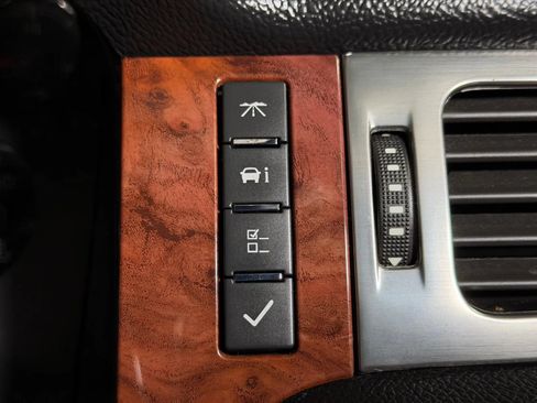 Used 2007 Chevrolet Avalanche LTZ w/ LTZ Preferred Equipment Group AWD/4WD image 32