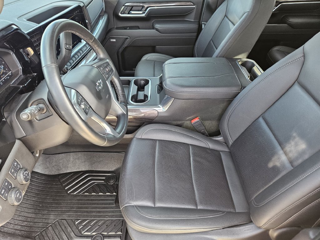 Used 2025 Chevrolet Silverado 2500 LTZ w/ Trail Boss Package AWD/4WD image 13