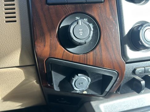 Used 2015 Ford F250 Lariat w/ Chrome Package image 22