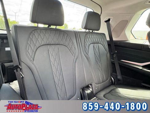 Used 2025 BMW X7 xDrive40i AWD/4WD image 56