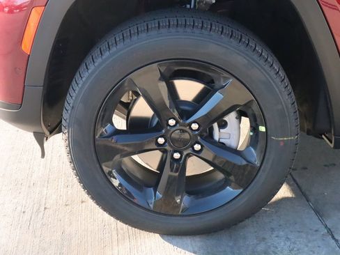 New 2025 Jeep Grand Cherokee L Limited w/ Luxury Tech Group II image 21