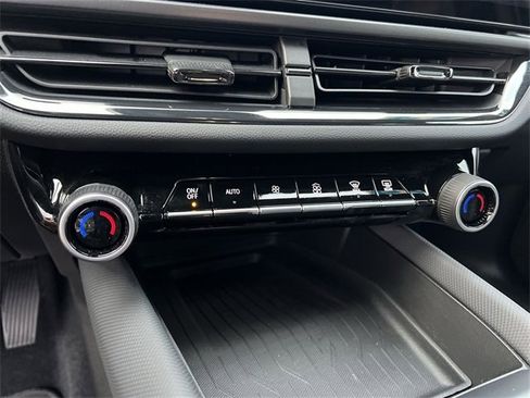 Used 2024 Chevrolet Equinox EV RS image 16