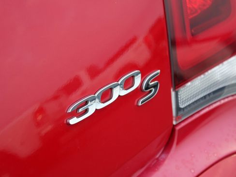 Used 2017 Chrysler 300 S image 21