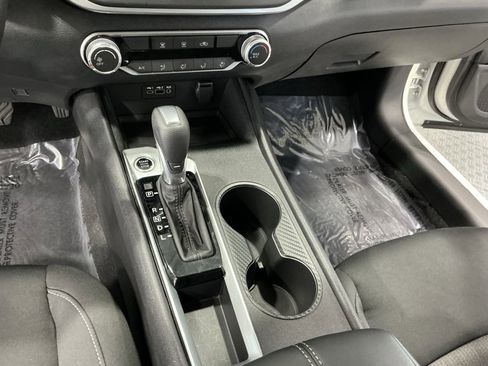 Used 2025 Nissan Altima 2.5 S image 12