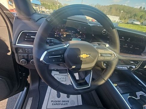New 2026 Chevrolet Suburban High Country AWD/4WD image 12