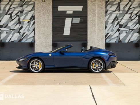 Used 2025 Ferrari Roma Spider RWD image 7