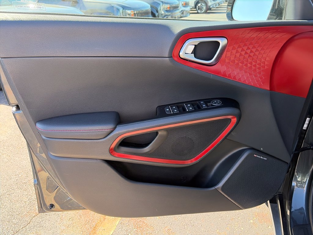 Used 2025 Kia Soul GT-Line w/ GT-Line Technology Package FWD image 16