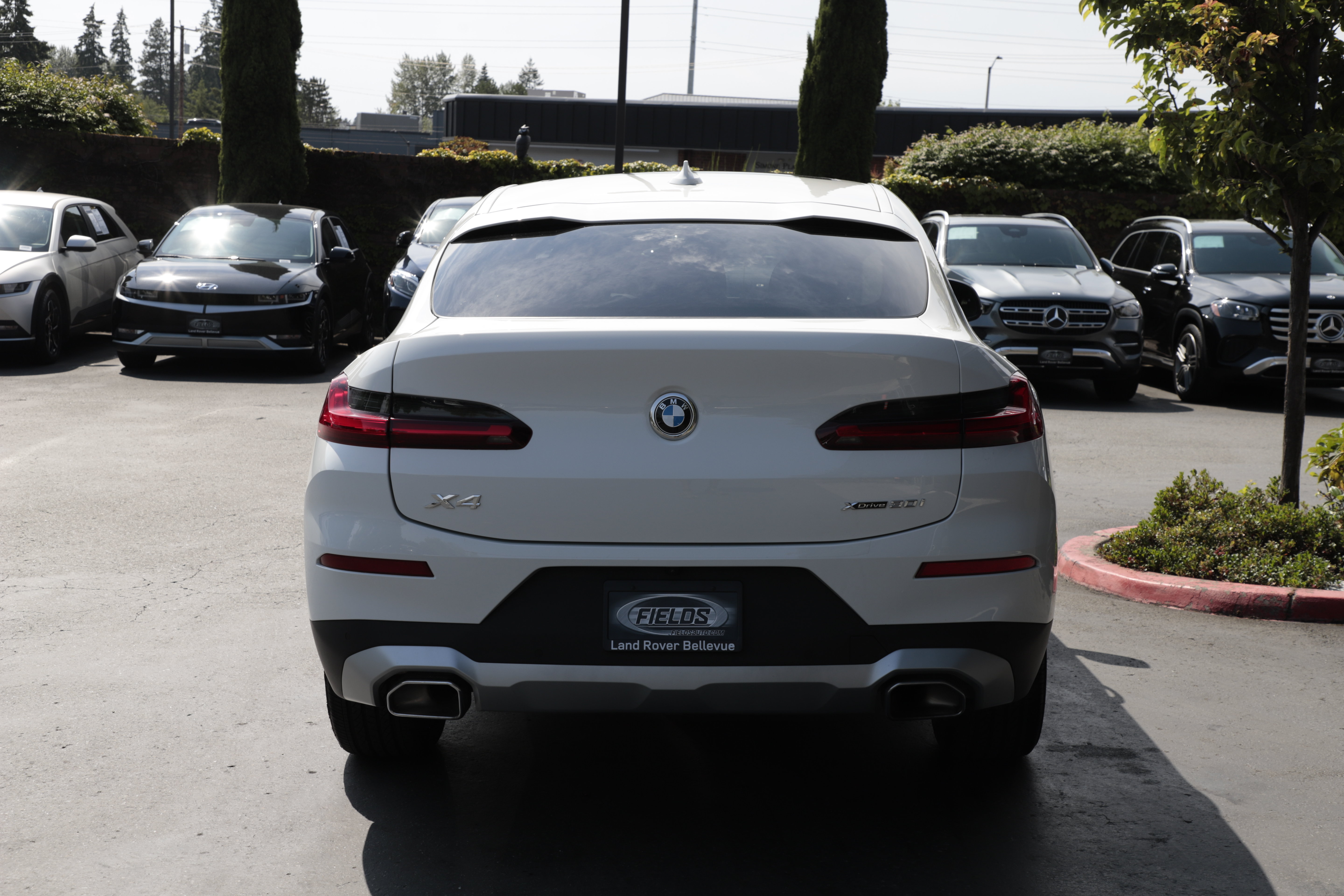 Used 2025 BMW X4 xDrive30i w/ Premium Package AWD/4WD image 9