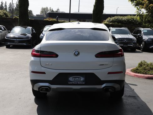 Used 2025 BMW X4 xDrive30i w/ Premium Package AWD/4WD image 9