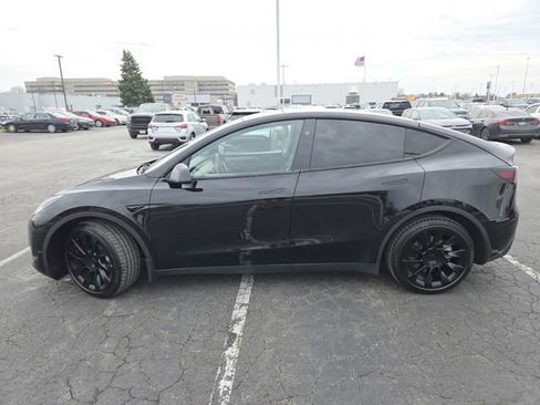 Used 2023 Tesla Model Y Long Range image 22
