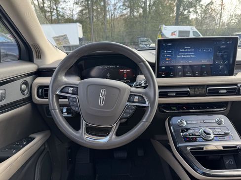 Used 2022 Lincoln Nautilus Reserve w/ Equipment Group 201A image 19