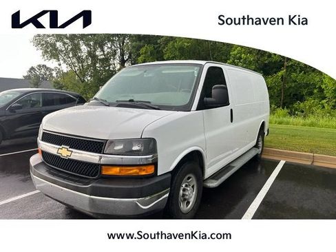 Used 2018 Chevrolet Express 2500 w/ Driver Convenience Package RWD image 1