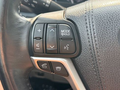 Used 2015 Toyota Highlander XLE image 30