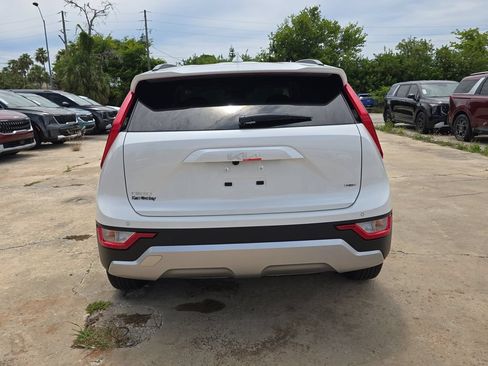 New 2026 Kia Niro EX FWD image 7