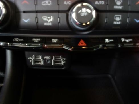 Used 2022 Dodge Durango GT RWD image 11
