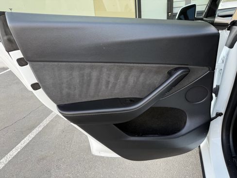 Used 2022 Tesla Model Y Performance image 21