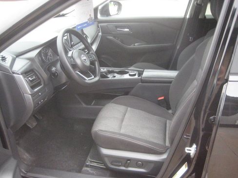 Used 2024 Nissan Rogue SV AWD/4WD image 14