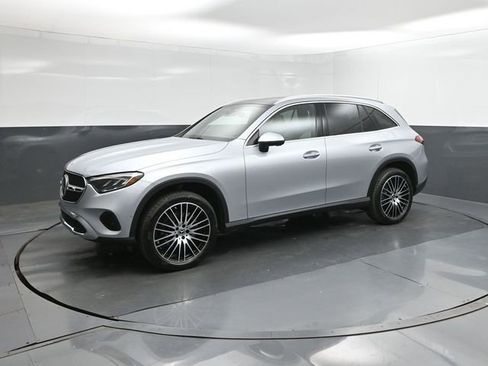 New 2026 Mercedes-Benz GLC 300 image 1