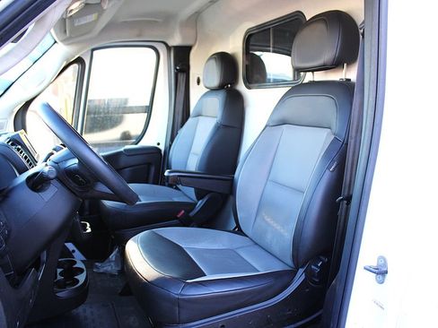 Used 2025 RAM ProMaster 2500 w/ Convenience Group image 4