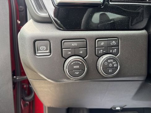Used 2025 Chevrolet Silverado 1500 LTZ w/ LTZ Convenience Package II AWD/4WD image 17