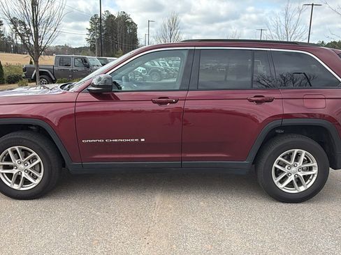 Used 2024 Jeep Grand Cherokee Laredo X AWD/4WD image 11