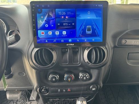 Used 2018 Jeep Wrangler Sport image 27
