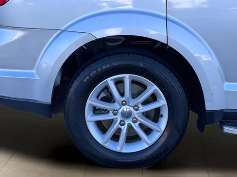 Used 2014 Dodge Journey SXT w/ Flexible Seating Group image 40