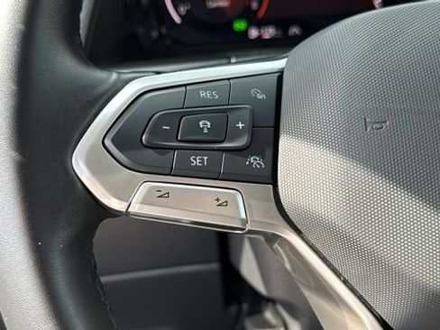 Used 2025 Volkswagen Atlas Peak Edition SE AWD/4WD image 13