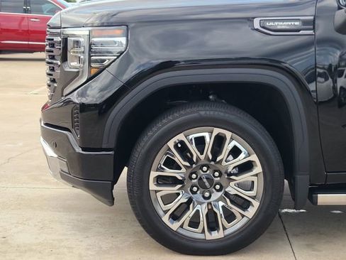 Used 2025 GMC Sierra 1500 Denali Ultimate AWD/4WD image 8
