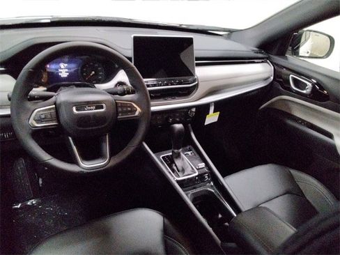 New 2026 Jeep Compass Limited image 30