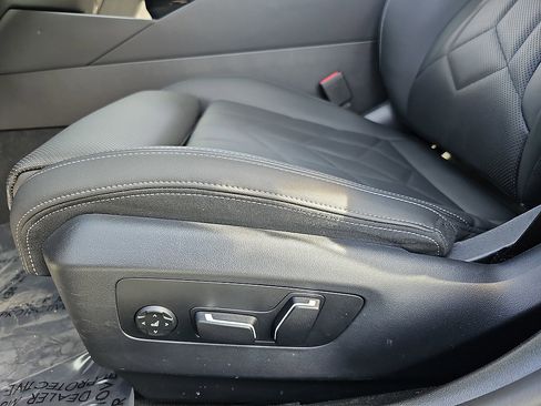 Used 2025 BMW 530i RWD image 29
