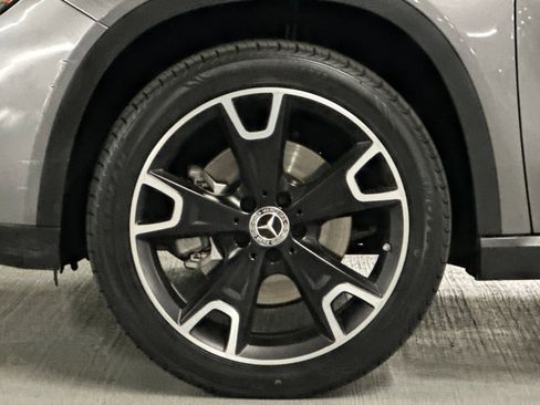 Used 2019 Mercedes-Benz GLA 250 4MATIC w/ Premium Package image 34