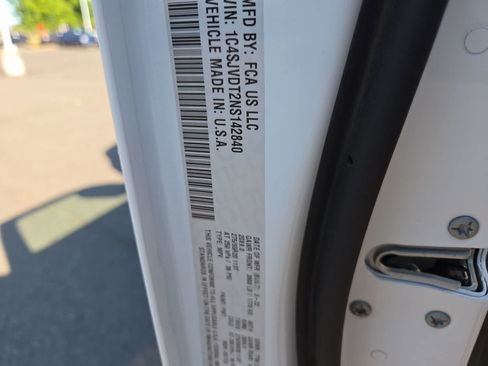 Used 2022 Jeep Wagoneer Series III AWD/4WD image 29