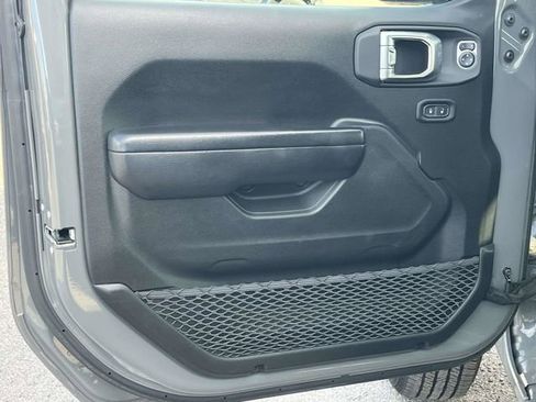 Used 2021 Jeep Gladiator Sport image 14