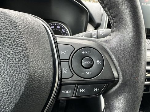 Used 2020 Toyota RAV4 XLE image 17