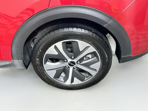 Used 2022 Kia Niro EX FWD image 11