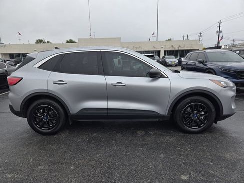 Certified 2022 Ford Escape SE w/ Convenience Package FWD image 4