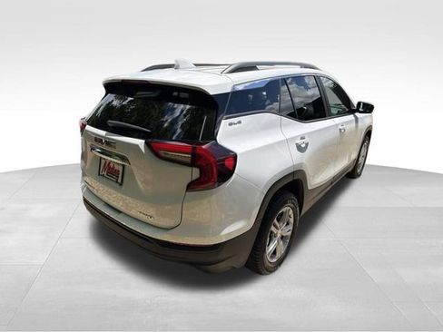 Used 2023 GMC Terrain SLE w/ Driver Convenience Package AWD/4WD image 4