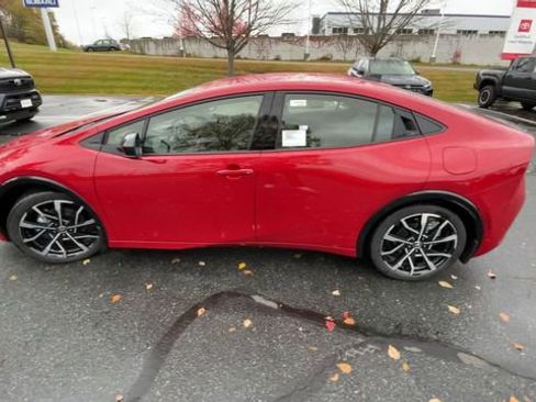 New 2026 Toyota Prius Plug-In Hybrid image 5